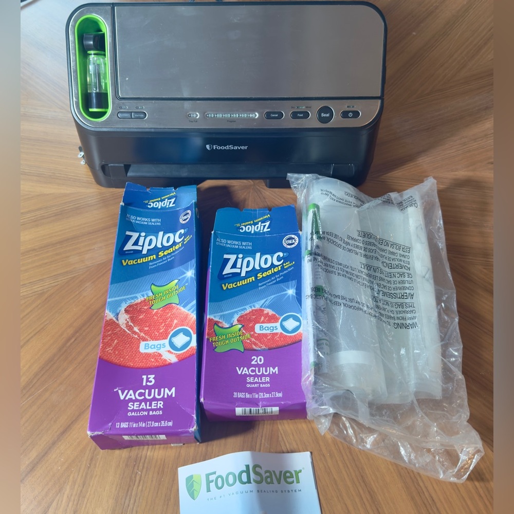 Foodsaver V4400 2-in-1 Vacuum Sealer W/ Machine Automatic Bag Detection Bundle